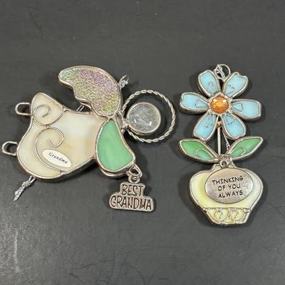 LOT 160: Flower & Angel Suncatchers, Gift Gallery Musical Revolving Carousel