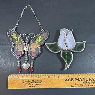 LOT 160: Flower & Angel Suncatchers, Gift Gallery Musical Revolving Carousel