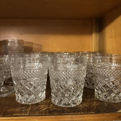 LOT 162: Vintage Anchor Hocking Diamond Pattern Glassware