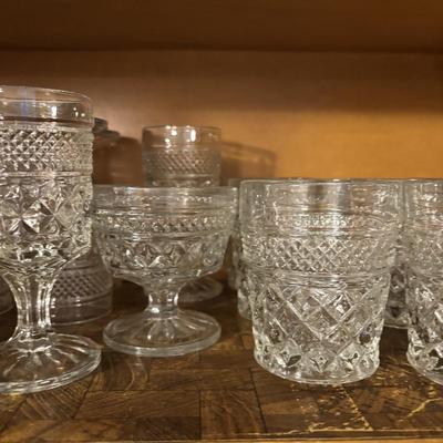LOT 162: Vintage Anchor Hocking Diamond Pattern Glassware