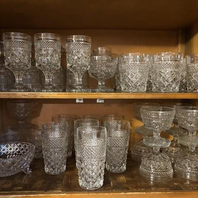 LOT 162: Vintage Anchor Hocking Diamond Pattern Glassware