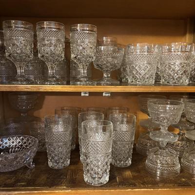 LOT 162: Vintage Anchor Hocking Diamond Pattern Glassware