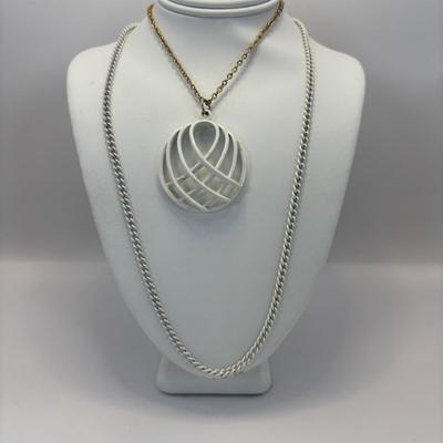 LOT 332: Vintage Pele Collection Necklaces in Olivine & Vintage 70 Mod White Geometric Style Necklaces