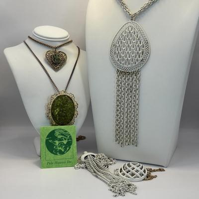 LOT 332: Vintage Pele Collection Necklaces in Olivine & Vintage 70 Mod White Geometric Style Necklaces