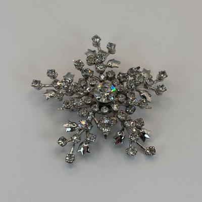 LOT 335: Vintage Rhinestone Brooch Collection along w/Clear Faceted Screw Back Drop Earrings