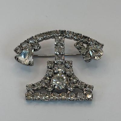 LOT 335: Vintage Rhinestone Brooch Collection along w/Clear Faceted Screw Back Drop Earrings