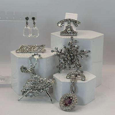 LOT 335: Vintage Rhinestone Brooch Collection along w/Clear Faceted Screw Back Drop Earrings