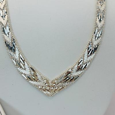 LOT 336: Sterling Silver (925 Italy) V-shaped Chevron Necklace & Sterling Silver 7" Bracelet w/No Clasp: 50.60g Tw