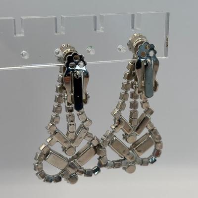 LOT 338: Vintage Silvertone Rhinestone V-Neck Choke Style Necklace & 6.5" Bracelet, Art Deco Style Rhinestone Brooch, Large...