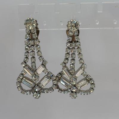 LOT 338: Vintage Silvertone Rhinestone V-Neck Choke Style Necklace & 6.5" Bracelet, Art Deco Style Rhinestone Brooch, Large...