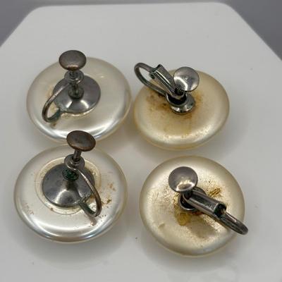 LOT 339: Vintage Clip-On or Screw-On Earrings: Richelieu, Lisner, Vendome, Jewelry by Suzanne & More