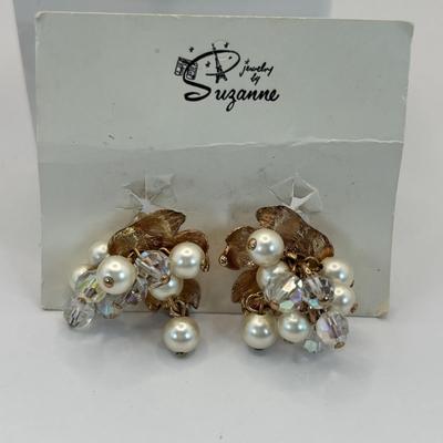 LOT 339: Vintage Clip-On or Screw-On Earrings: Richelieu, Lisner, Vendome, Jewelry by Suzanne & More