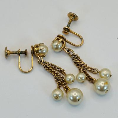 LOT 339: Vintage Clip-On or Screw-On Earrings: Richelieu, Lisner, Vendome, Jewelry by Suzanne & More