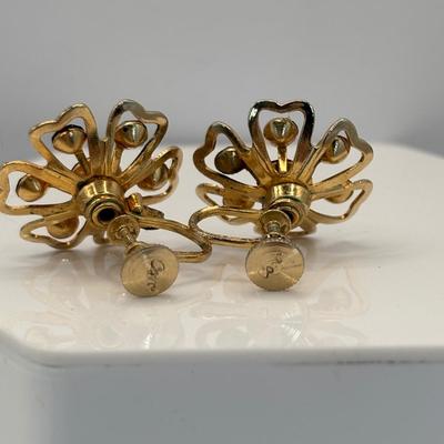 LOT 339: Vintage Clip-On or Screw-On Earrings: Richelieu, Lisner, Vendome, Jewelry by Suzanne & More
