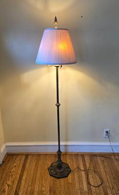 LOT 19L: Vintage Metal Floor Lamp, Was Tested and Works as Intended : Ornate Molded Metal Details