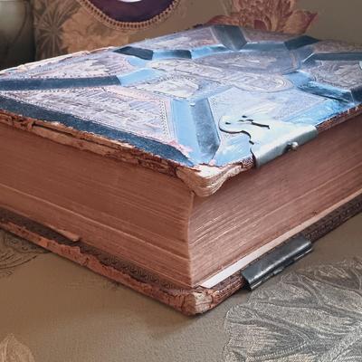 LOT 50L: 19th Century Illustrated Ornate Leather-Bound Bible 1882