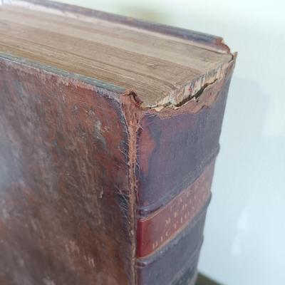 LOT 62L: Parr's Illustrated Medical Dictionary 1819 Vol. I and II w/ Anders' Practice of Medicine 1909