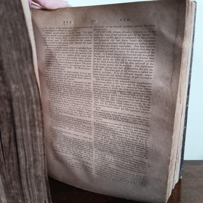 LOT 62L: Parr's Illustrated Medical Dictionary 1819 Vol. I and II w/ Anders' Practice of Medicine 1909