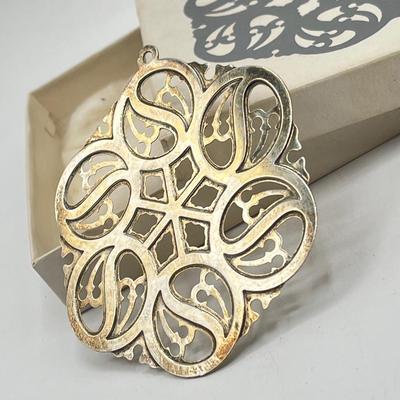 LOT 122K: 1998 MMA Sterling Silver Snowflake Christmas Ornament - Metropolitan Museum of Art - 19 Grams