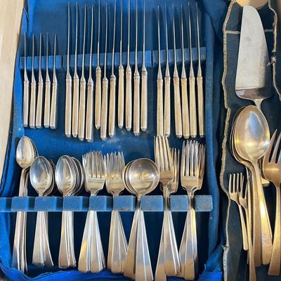 LOT 132K: Sterling Silver Flatware Set - Towle Craftsman Pattern 1932 - 2280 Grams