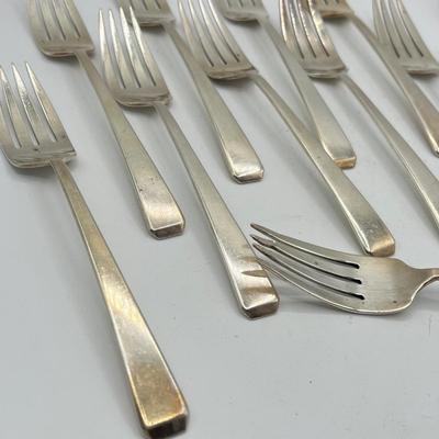 LOT 132K: Sterling Silver Flatware Set - Towle Craftsman Pattern 1932 - 2280 Grams