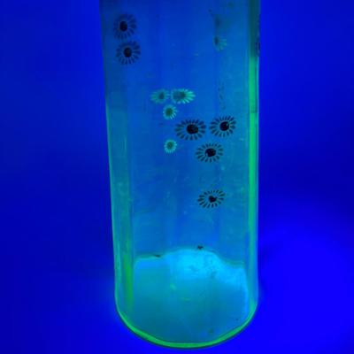 LOT 133K: Vintage Uranium Glass Vase