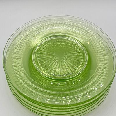 LOT 134K: Vintage Uranium Glass Plates - Anchor Hocking Roulette Green