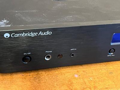 LOT 144D: Cambridge Audio Topaz AM10 Integrated Amplifier