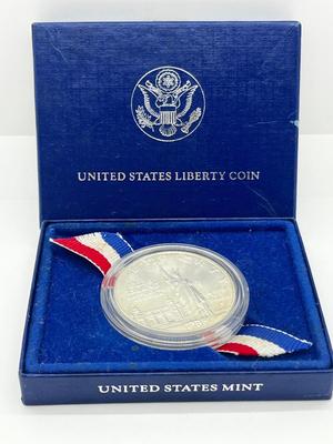 LOT 177J: 1986 US Liberty Silver Dollar