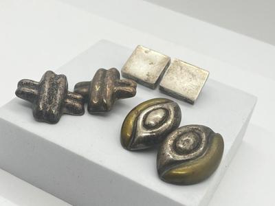 LOT 190J: Sterling Silver Clip On Earrings - 53.9 GTW Two pair marked Taxo Mexico