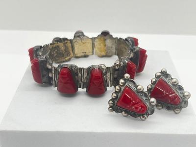 LOT 193J: Vintage Mexico Silver and Coral Aztec Design Screwback Earrings and Matching Bracelet - 44.8 GTW
