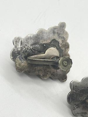 LOT 193J: Vintage Mexico Silver and Coral Aztec Design Screwback Earrings and Matching Bracelet - 44.8 GTW