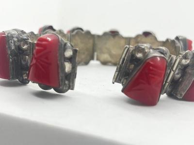 LOT 193J: Vintage Mexico Silver and Coral Aztec Design Screwback Earrings and Matching Bracelet - 44.8 GTW