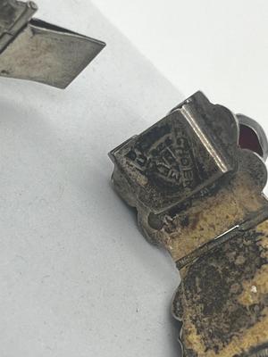 LOT 193J: Vintage Mexico Silver and Coral Aztec Design Screwback Earrings and Matching Bracelet - 44.8 GTW