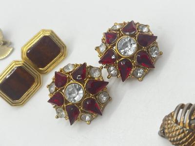 LOT 196J: Collection of Unique Vintage Clip On Earrings