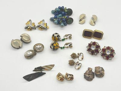 LOT 196J: Collection of Unique Vintage Clip On Earrings