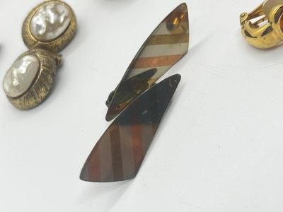 LOT 196J: Collection of Unique Vintage Clip On Earrings