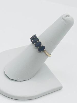 LOT 204J: 14K Gold and Amethyst Ring - Size 7 - 1.8 GTW
