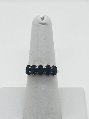 LOT 204J: 14K Gold and Amethyst Ring - Size 7 - 1.8 GTW