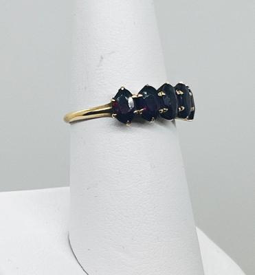 LOT 204J: 14K Gold and Amethyst Ring - Size 7 - 1.8 GTW
