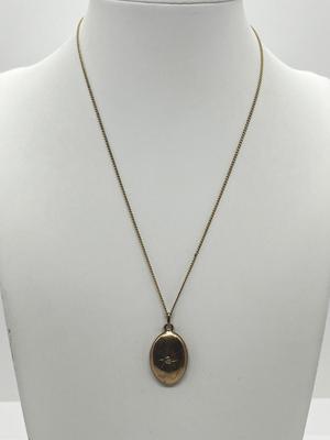 LOT 206J: 10K Gold Pendant with Diamond on 15" Chain - 3.8 GTW