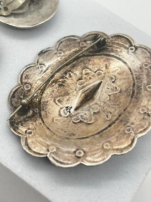 LOT 207J: Native American Silver Pin/Brooch and Clip On Earrings - 30.1 GTW