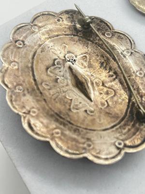 LOT 207J: Native American Silver Pin/Brooch and Clip On Earrings - 30.1 GTW