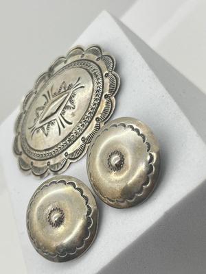 LOT 207J: Native American Silver Pin/Brooch and Clip On Earrings - 30.1 GTW