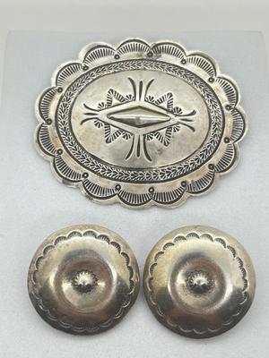 LOT 207J: Native American Silver Pin/Brooch and Clip On Earrings - 30.1 GTW