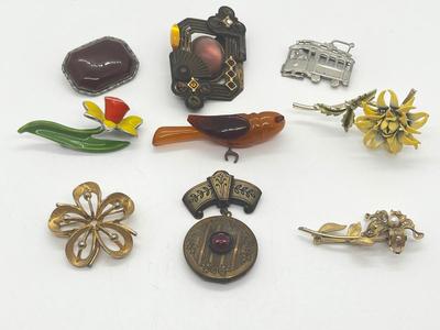 LOT 211J: Vintage Brooch/Pin Collection