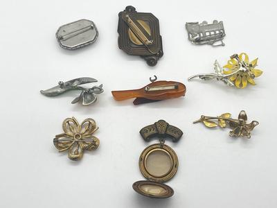LOT 211J: Vintage Brooch/Pin Collection