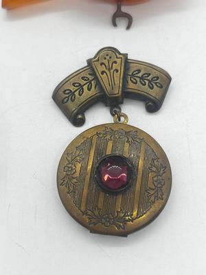 LOT 211J: Vintage Brooch/Pin Collection