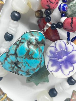 LOT 220J: Funky Chunky Beaded Necklaces