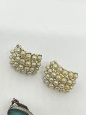 LOT 222J: Collection of Vintage Screwback and Clip On Earrings
